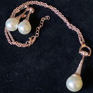 Gorgeous  Rose Gold Necklace with Pearl Set
